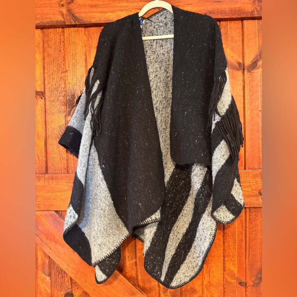 Womens Cape/Wrap Apt9